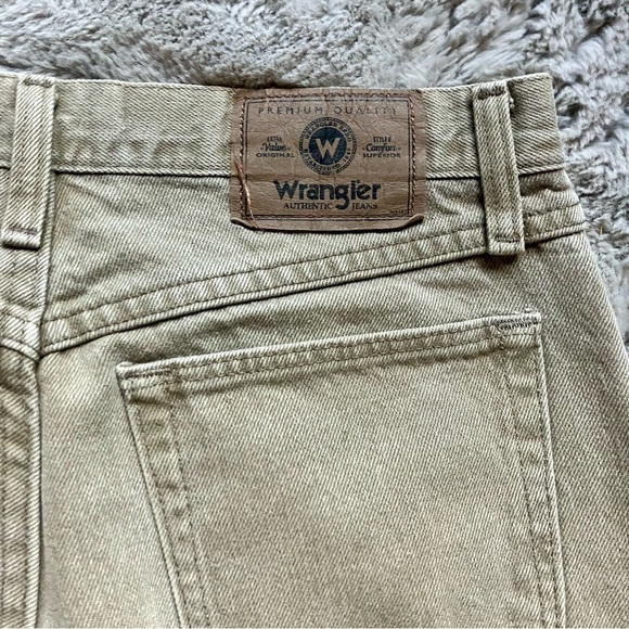 Vintage Wrangler high rise strait wide leg tan denim jeans 30/30 durable. - Picture 3 of 7